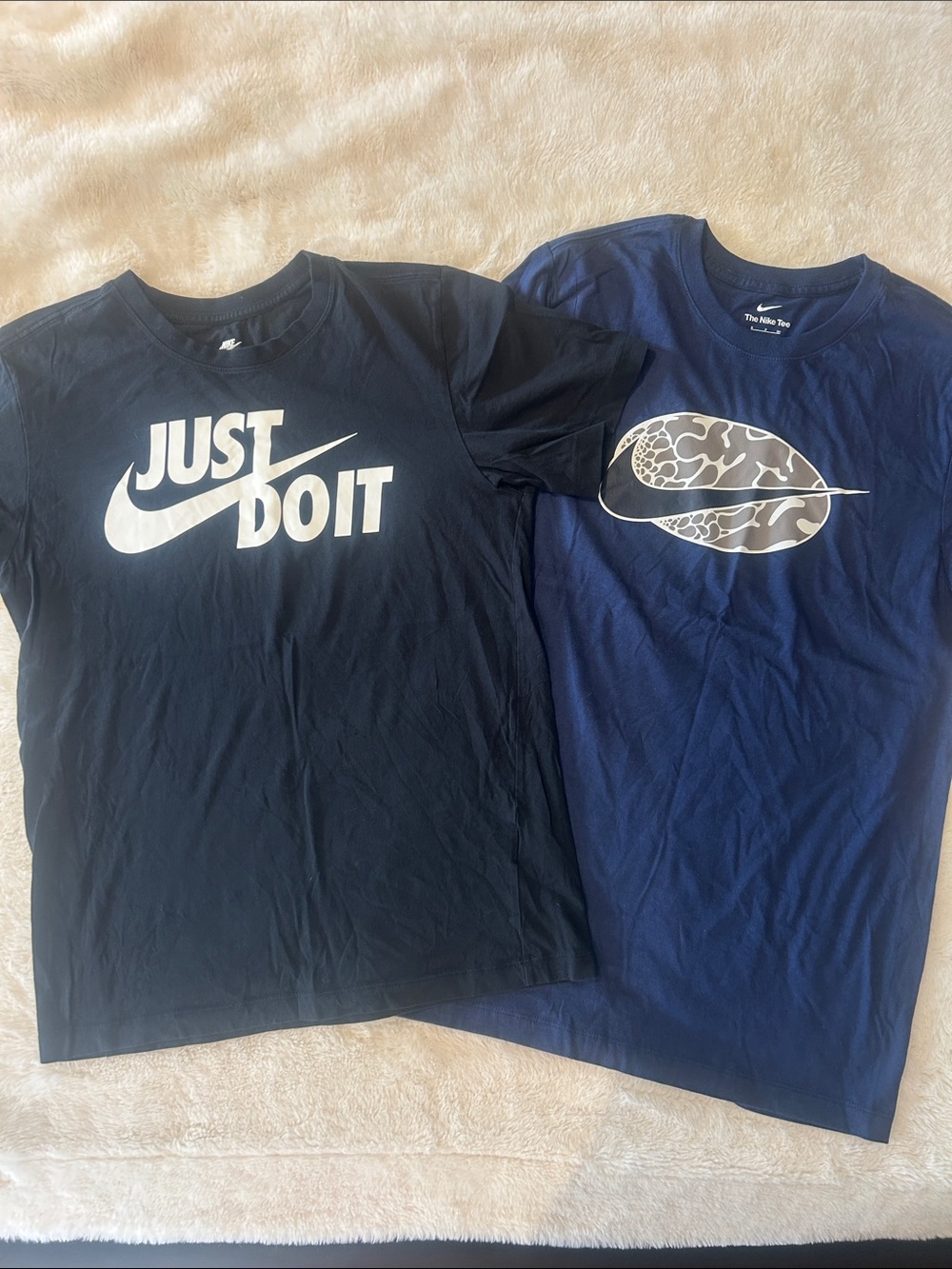 Nike Men's Black & Navy Graphic Logo T-Shirt Pair